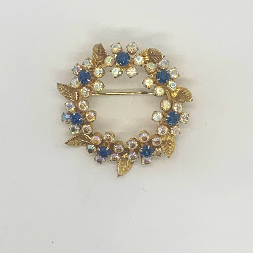 Vintage jeweled brooch, floral wreath